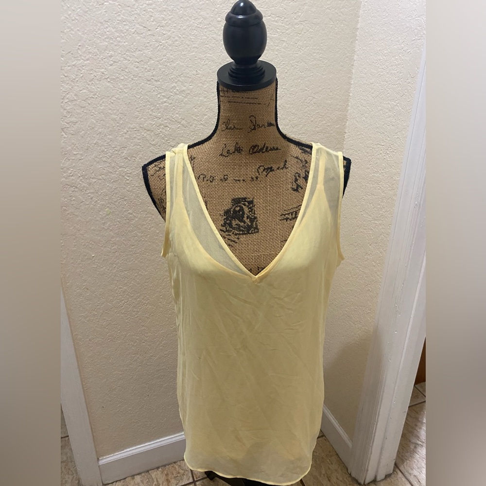 NWOT WHBM women’s yellow sleeveless blouse size L
